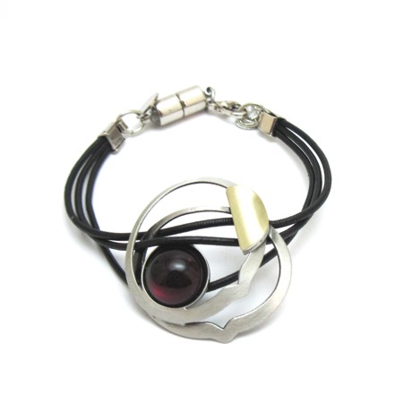Brushed two-tone Layered Circle Leather Bracelet - Red stone - Click Image to Close